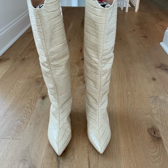 Winter shop Prices drop ❄️ Schutz Maryana Calf Boot
Color: Eggshell - Picture 6 of 10